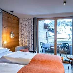 Zwoelferhaus Hotel